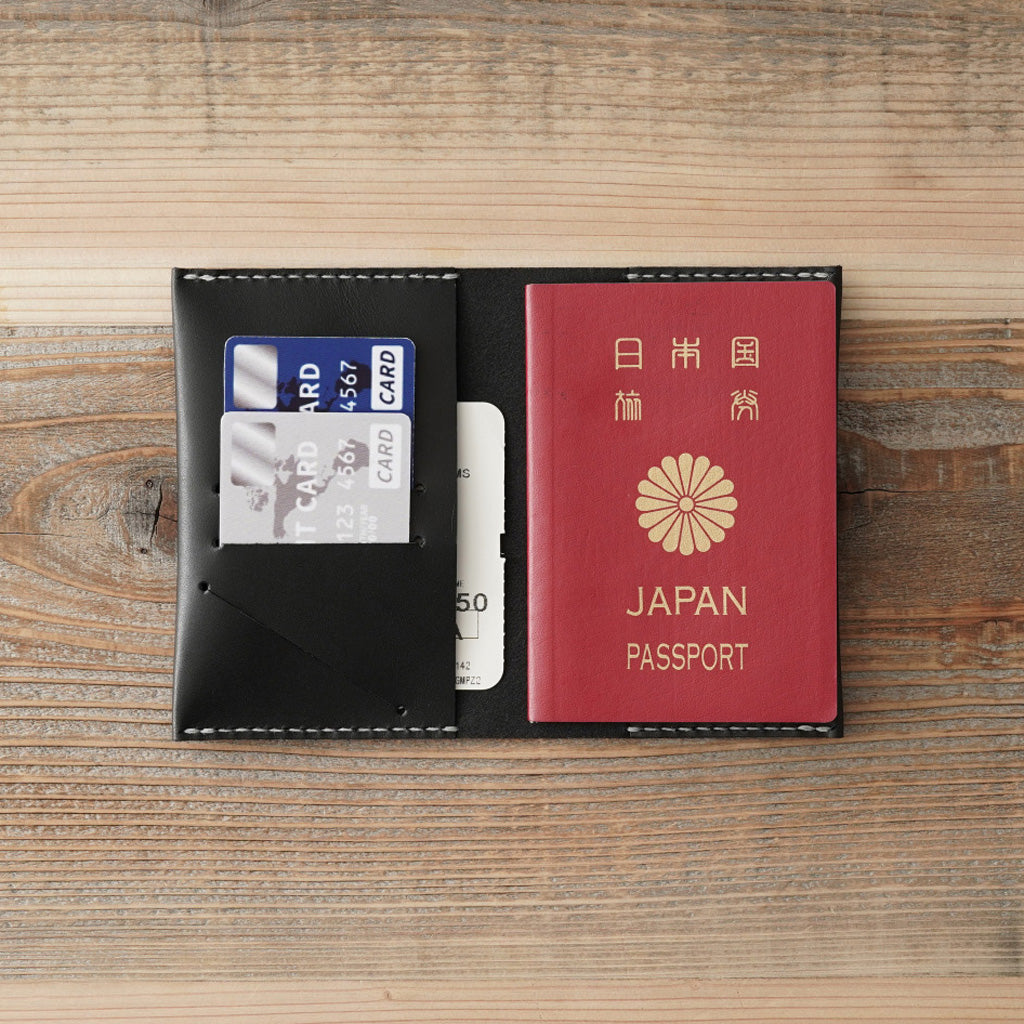 ＜KAKURA＞ パスポートカバー