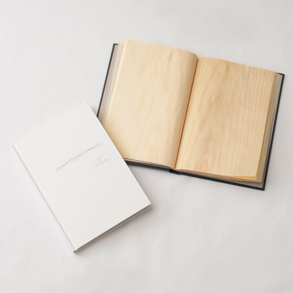木を薄く削って作ったノート「Shiki bun」