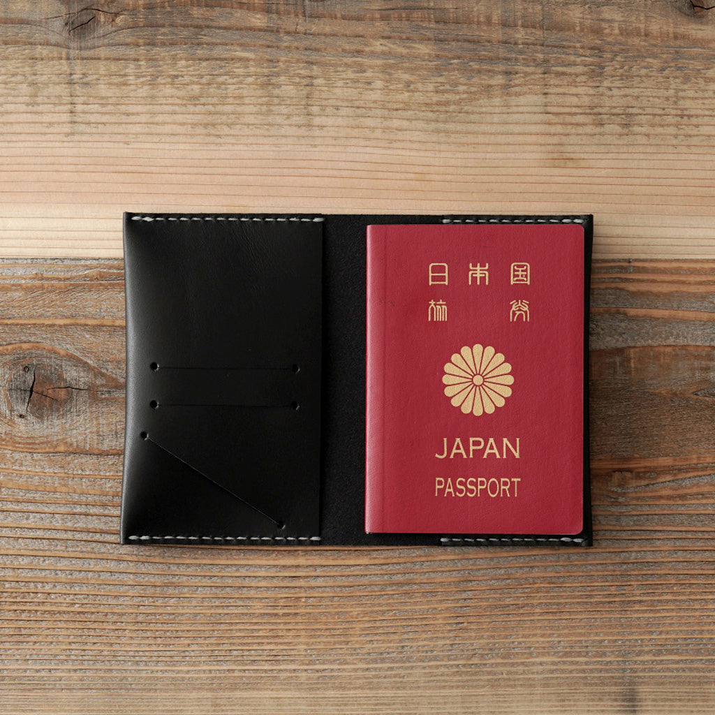シンプルで機能的なデザイン 革パスポートカバー｜縁市