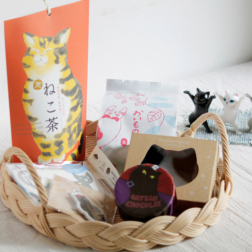 猫好きさんに贈る、雑貨とお菓子のギフトセット