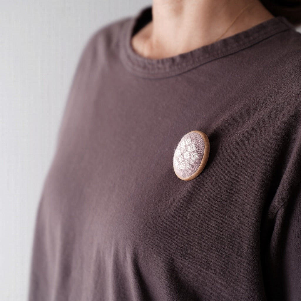 ≪Shoku≫12ヵ月のお花で選ぶ手刺繍ブローチ